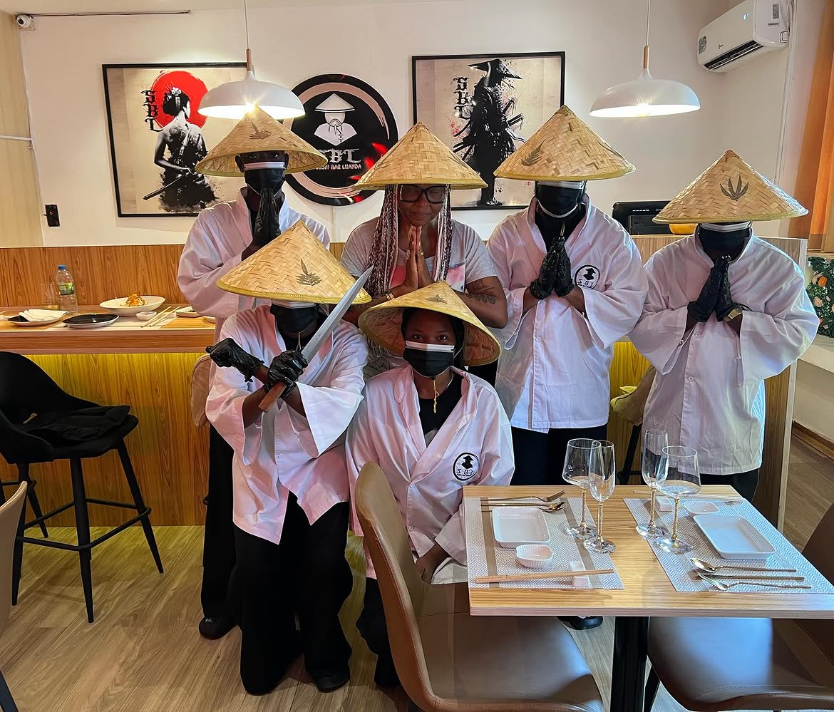 Equipa do Sushi Bar Luanda